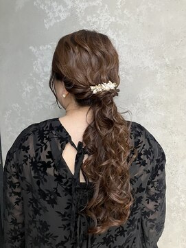 コトナ(kotona) ローポニーテールヘアセット結婚式ヘアセットヘお呼ばれセット