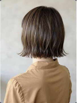 ドアーズ(Door's) 30代40代ショート白髪染めグレイカラーボブ艶栄名駅伏見丸の内