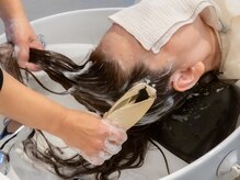 マドンナエメ なおみ(madonna aimer なおみ)の雰囲気（『スキャルプbrush』毛穴の汚れを除去。ご自宅用に予約販売）