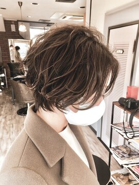 コース(CORS) 【CORS高崎】大人ゆるウェーブショートボブ グレージュ