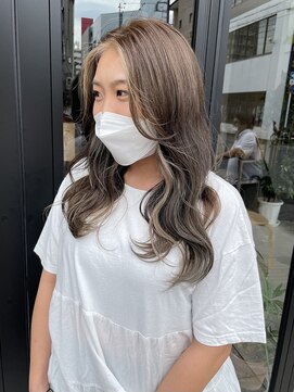 ヘアー アイス ルーチェ(HAIR ICI LUCE) フェイスフレーミング インナーカラー ベージュカラ 担当中西