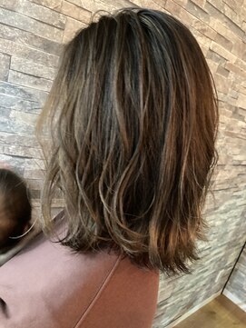 アイビー ヘアーアンドパーソナルカラー(I'B Hair & Personal Color) ハイライト×グレージュ