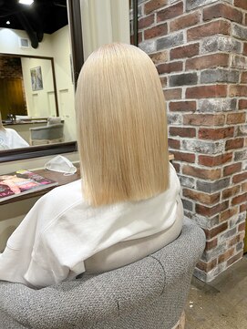 エイミー(Aimee) Aimee 町田 切りっぱなし×外国人風ブロンド