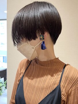 ソルト(Salt) アクセサリーが映える♪ハンサムショート