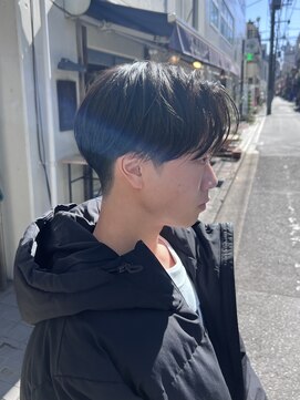 オムファミーユラグ(homme, famille raugh) 前下がりセンターパート