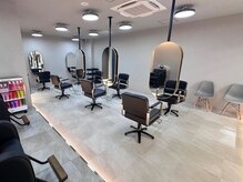 ルービック 江坂(Rubik's)の雰囲気（店内は落ち着いた雰囲気に♪ホットペッパーアワード受賞サロン）