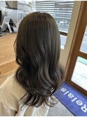 オリーブグレージュ