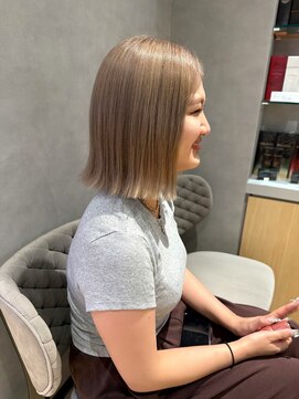 ジルバイジアン(JILL by GIEN) #ホワイトミルクティー#切りっぱなしボブ/森岡俊亮