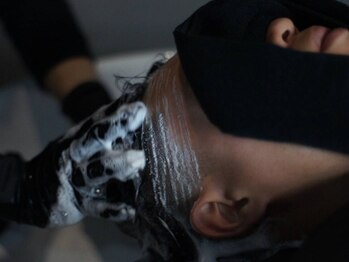 ワイズチョップガレージ(Y's CHOP GARAGE)の写真/【ヘッドスパ（エイジングケア）＋カット￥10000】日々の疲れを癒すヘッドスパメニューもご用意しております