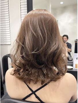 透明感ミルクティーベージュ×エアリー巻き