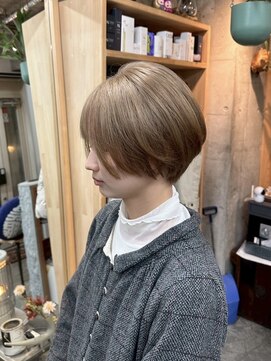 ミルクティーベージュ