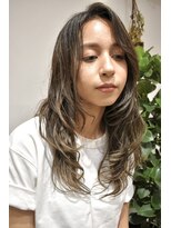 ブゾン(buZon)&nbsp;小顔レイヤー　ロングウルフスタイル