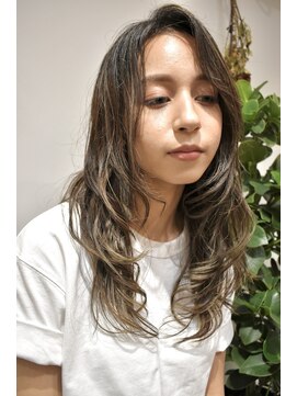 ブゾン(buZon) 小顔レイヤー　ロングウルフスタイル