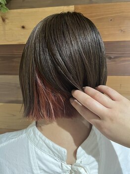 伸びても崩れにくい、もちの良いカットが魅力☆透明感カラーと組み合わせて、最旬ヘアを手に入れよう☆