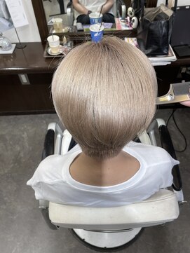 ムーブ(Moob) くすみがかったスモーキーなホワイトベージュ【別府】