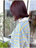 ボルドーカラーの切りっぱなしボブ
