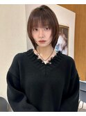 ミニボブ切りっぱなしボブハイトーンベージュカラーショートボブ