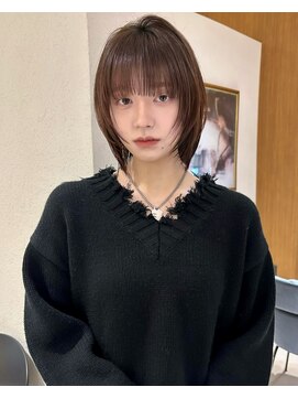 ヤイエ 青山店(yiye) ミニボブ切りっぱなしボブハイトーンベージュカラーショートボブ