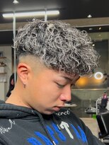 イーラ(era)&nbsp;スペインカール　ツイストスパイラル眉カットメンズパーマ