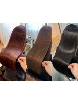 最新の薬剤を使用し、技術仕様の美髪縮毛でダメージレスな質感に。髪質やデザインに合わせた薬剤を選定◎