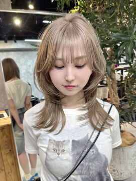 イコ(.ico) ベージュ×レイヤーカット