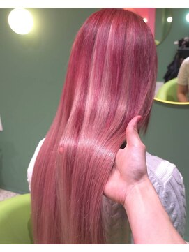 モア(more) ピンクヘア、艶髪、エクステ、ダブルカラー、ブリーチ