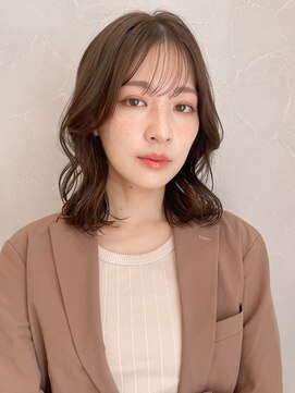 アグノス 青山(Agnos) ミディアムヘア 暗めカラー デザインカラー くびれヘア