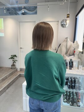 ロカ 表参道(loka) ブリーチ/ヘーゼルベージュ[表参道/ブリーチ/ハイライト]Mai