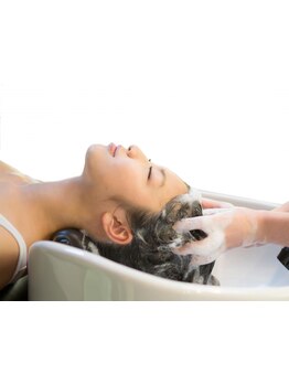 【本厚木】独自の技術で筋肉の深層部まで働きかけ、毛髪と頭皮の悩みを改善・予防するEraLヘッドキュア☆