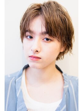 ピズム(PISM) ボーイッシュセンターパート/フォギーベージュ