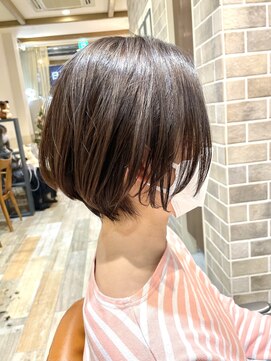 ネオリーブエム(Neolive em;) 大人女性ショートスタイル☆束間ショートボブ