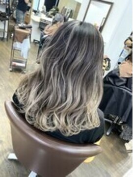 ユートピア(U topia) バレイヤージュ/シルバーカラー/ハイライト