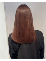 リア(Lia by KENJE)&nbsp;ブリーチなしでレッドブラウンに♪顔まわりカット　暖色カラー