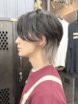 ギークス(GEEKS)&nbsp;【GEEKS渋谷】センターパートウルフ/インナーカラー/シルバー