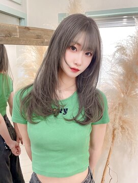 スイ(suii.) y2kヘア【シルバーカラー×たっぷりレイヤー】 担当/望月
