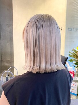 ロコスピアーズ(ROCO SPEARZ) ホワイト　ベージュ　ハイトーン