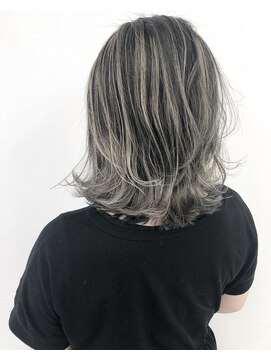 アオアクア バイ グルグル 小岩店(ao akua by GULGUL) アッシュカラー バレイヤージュ×シルバーミルクティー 小岩