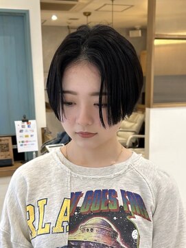 ハイル(Heil) 《kana》*ハンサムショート*センターパート*ショートヘア*
