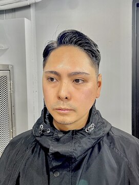 刈部倶楽舞 スキンフェード/サイドパート フェード/七三/黒髪/ビジネス