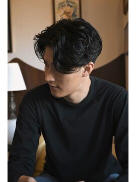 フォーコーナーズカットショップフェイビーズ 名古屋西(FourCornersCutShop favey's) ヤスナガ センターパート