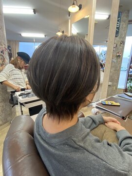 スーペリオル(Superior) 大人ショート/白髪ぼかし