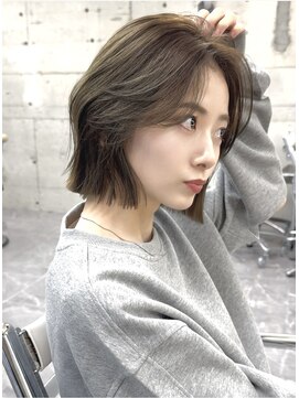 サイン 渋谷(SIGN) オリーブカラーレイヤーカットグレージュブリーチ無し