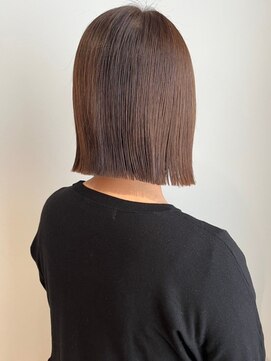 モニカ ヘアー(monica Hair) 切りっぱなしボブ ストレート 美髪 ブラウンベージュ 20代30代