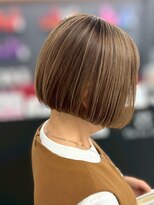 ジエクトアイロ 江坂駅前&nbsp;似合わせボブ/フェザーショート/細めハイライト