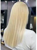 ブロンドヘア抜きっぱなし切りっぱなし