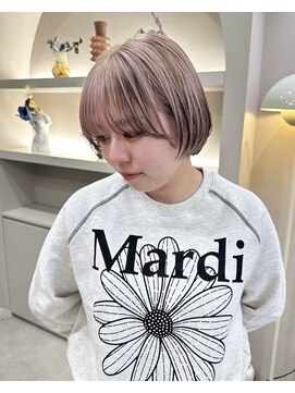 ショートボブ ローライトデザインカラー
