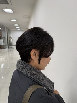 耳かけくびれショート×30代40代50代