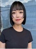 黒髪ステップカットコンパクトボブ