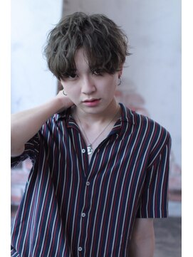 アドール(ADOR) 外国人風 アッシュ センターパート