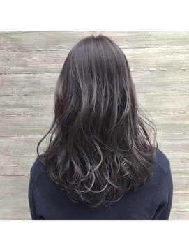 エストアール フクオカ 福岡博多店(est-r. Fukuoka) ロートーンでも外国人風